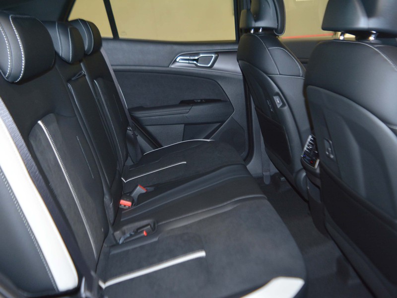 7 - Kia Sportage 1.6 t-gdi hev gt-line at6