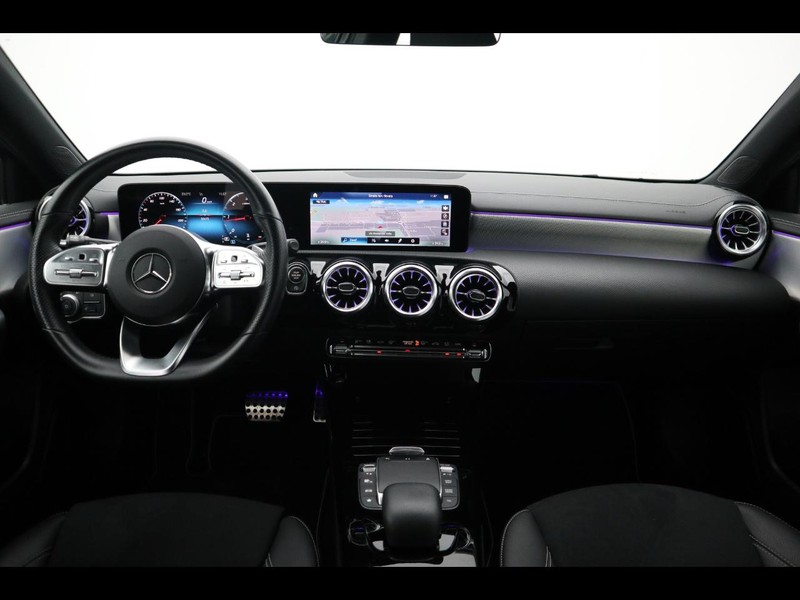 13 - Mercedes Classe A 180 d premium night edition 8g-dct