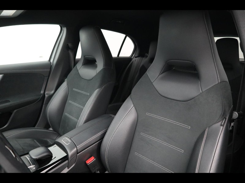 7 - Mercedes Classe A 180 d premium night edition 8g-dct