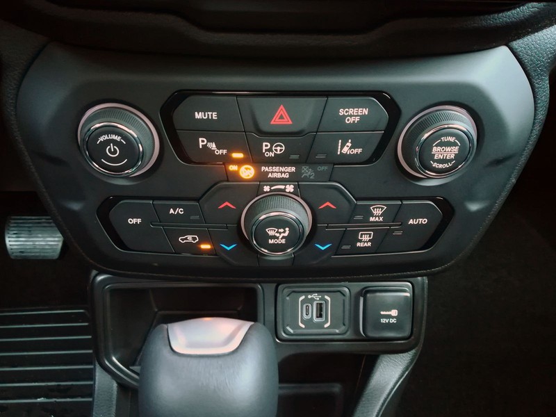 19 - Jeep Renegade 1.5 turbo t4 mhev summit 2wd