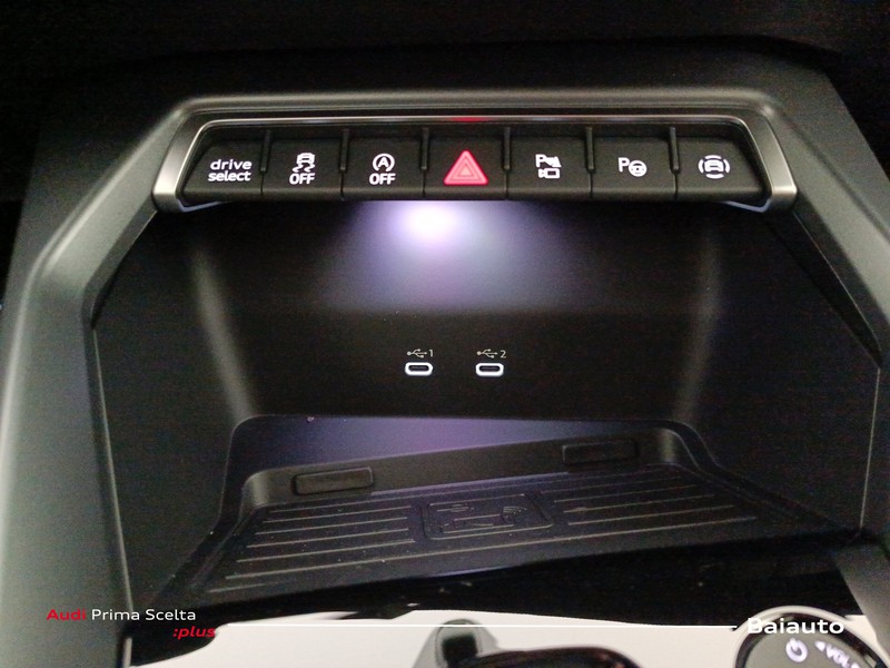 13 - Audi A3 sportback 1.5 tfsi mhev 48v 150cv s line edition