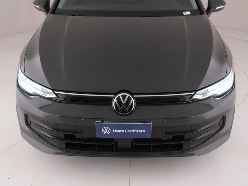 13 - Volkswagen Golf 1.5 tsi ehybrid 204cv edition plus dsg