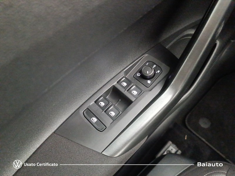 19 - Volkswagen Taigo 1.0 tsi 110cv life