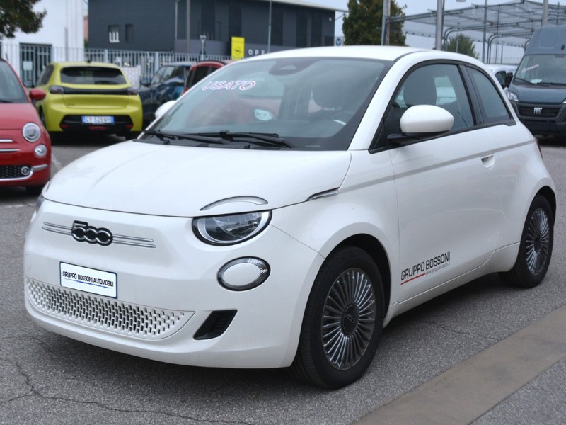 1 - Fiat 500 500e 42 kwh