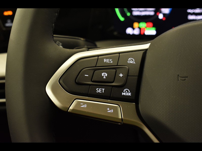 19 - Volkswagen Golf 1.5 tsi ehybrid 204cv edition plus dsg