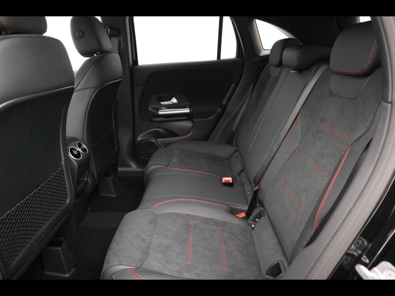 13 - Mercedes GLA 200 d amg line advanced plus 8g-dct