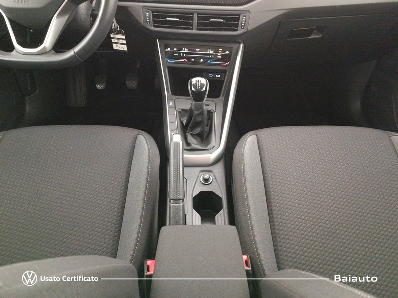 13 - Volkswagen Polo 1.0 tsi 95cv life