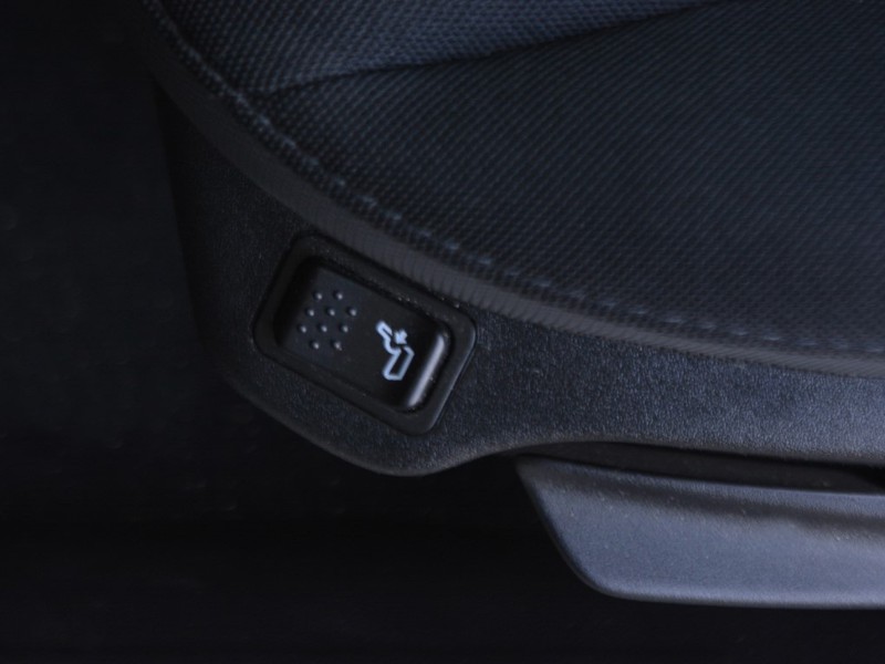 19 - Jeep Renegade 1.5 turbo t4 mhev altitude 2wd dct