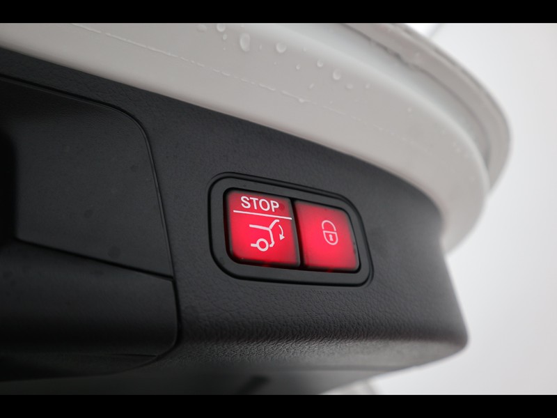 19 - Mercedes GLA 180 amg line premium 7g-dct