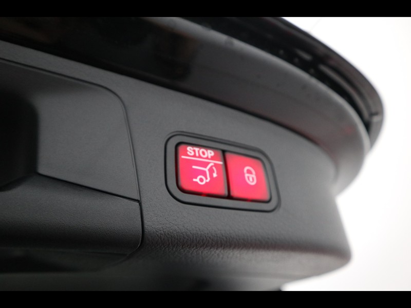 19 - Mercedes GLA 200 d amg line premium 8g-dct