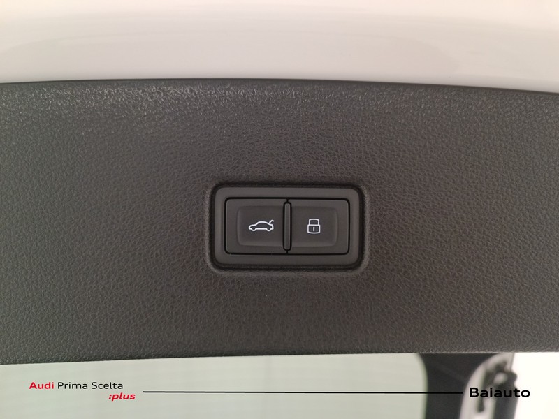 37 - Audi Q5 sportback 40 2.0 tdi mhev 12v s line plus quattro s tronic