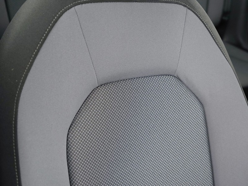 19 - Seat Arona 1.0 ecotsi 95cv black edition
