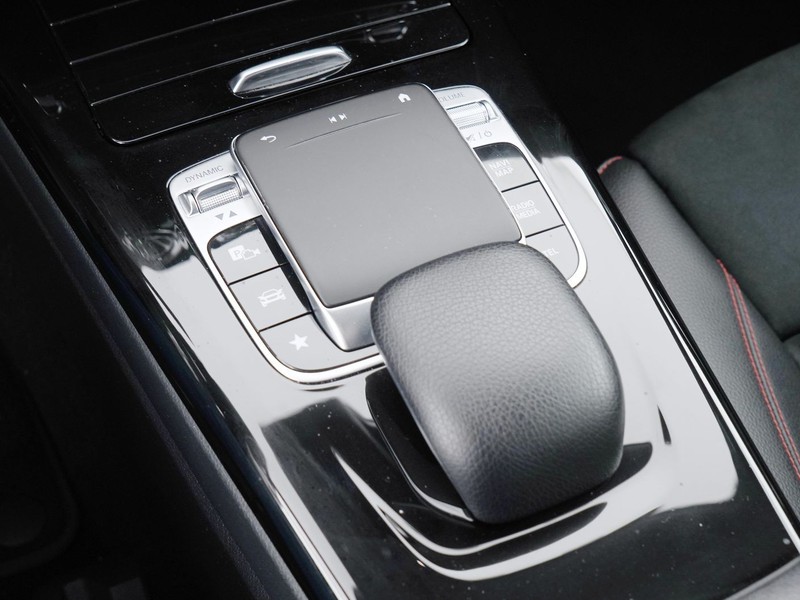 25 - Mercedes Classe A 250 premium 4matic 7g-dct