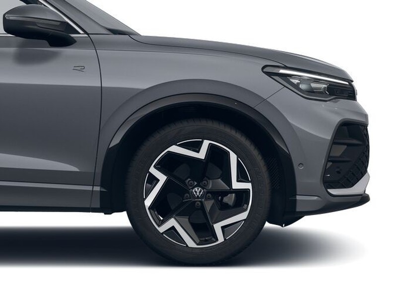 7 - Volkswagen Tiguan 1.5 etsi act 150cv r-line dsg