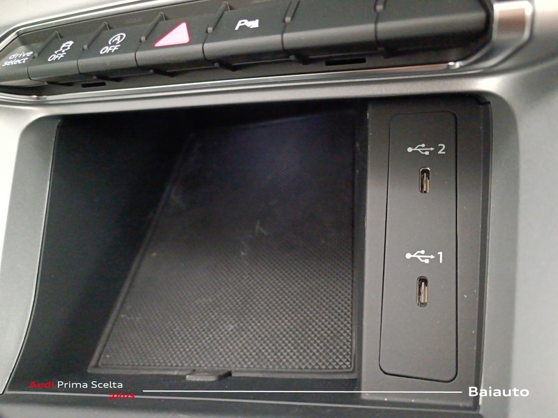 13 - Audi Q3 35 2.0 tdi business advanced s tronic