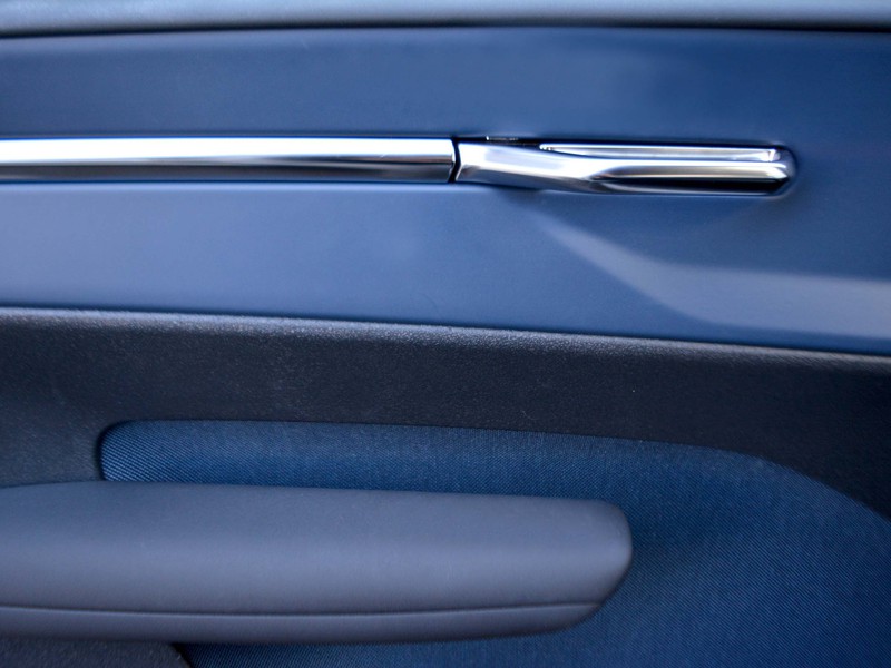 13 - Volvo EX30 single motor extended range plus rwd edt