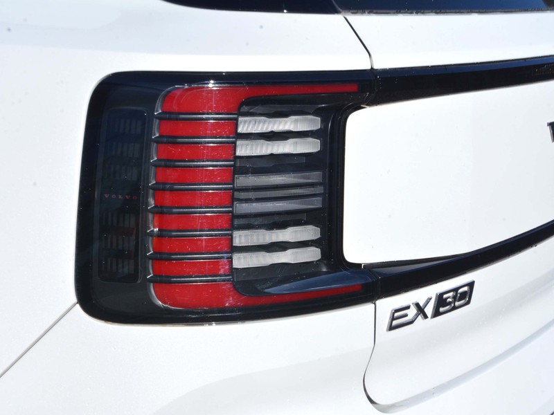 25 - Volvo EX30 single motor extended range plus rwd edt