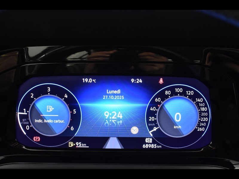 19 - Volkswagen Golf 2.0 tdi scr 115cv style