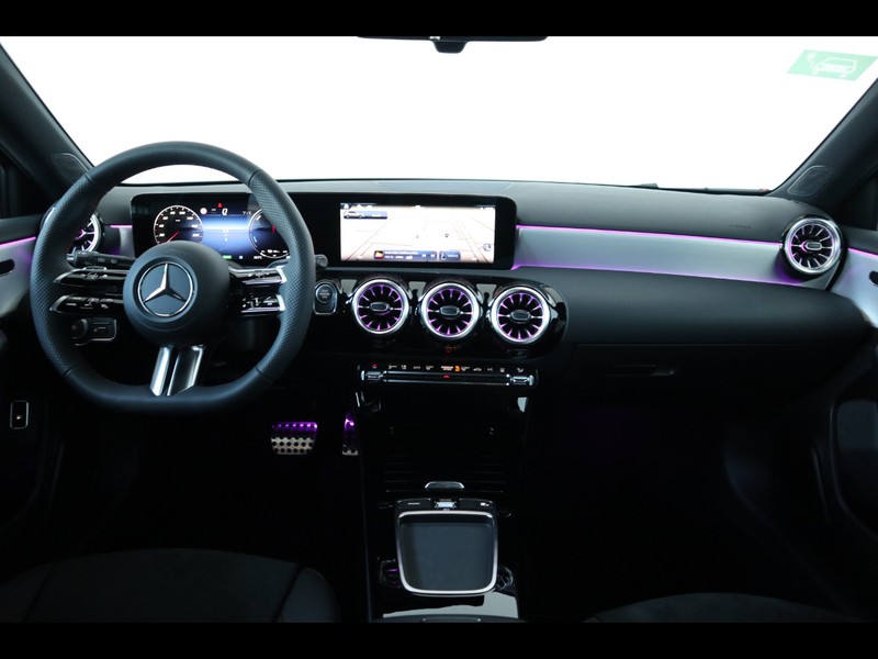 13 - Mercedes Classe A 250 e plug-in-hybrid amg line advanced plus speedshift dct amg 8g
