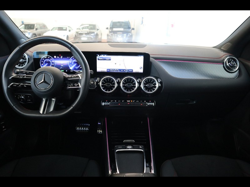 13 - Mercedes EQA 250+ amg line advanced