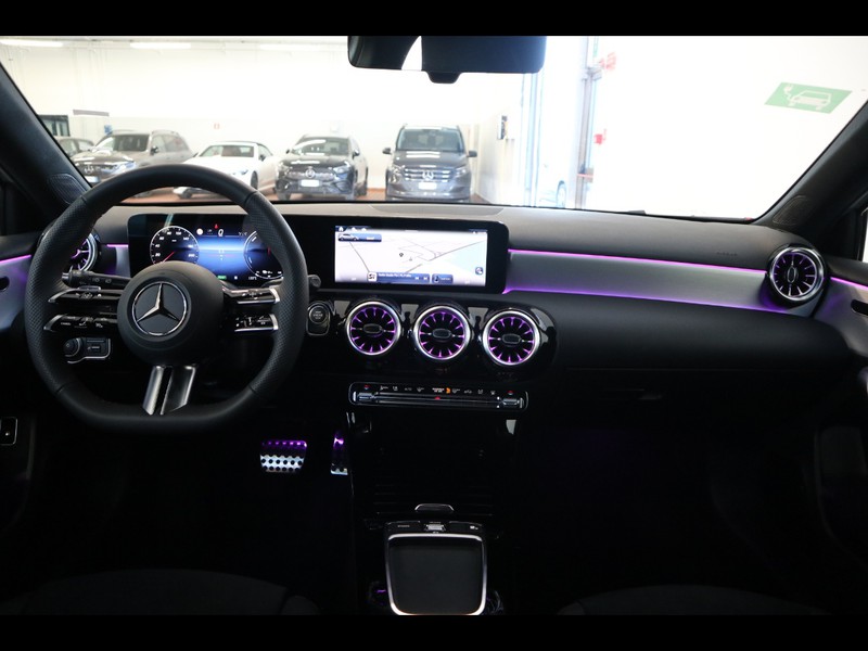 13 - Mercedes Classe A 250 e plug-in-hybrid amg line premium speedshift dct amg 8g