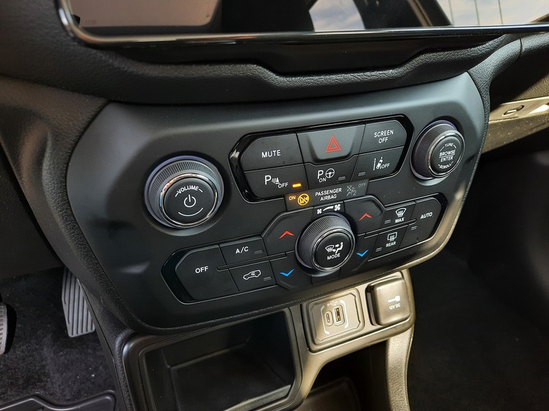 13 - Jeep Renegade 1.5 turbo t4 mhev north star 2wd dct