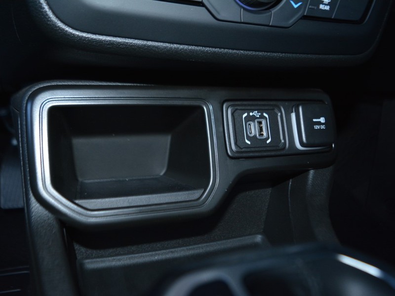 19 - Jeep Renegade 1.5 turbo t4 mhev altitude 2wd dct