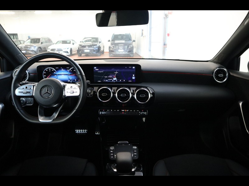 13 - Mercedes Classe A 180 d premium 8g-dct