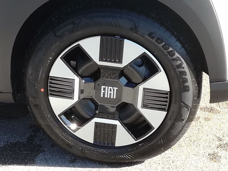 13 - Fiat Grande Panda 1.2 hybrid 110cv business