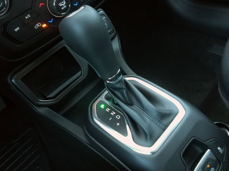 19 - Jeep Renegade 1.5 turbo t4 mhev north star 2wd dct