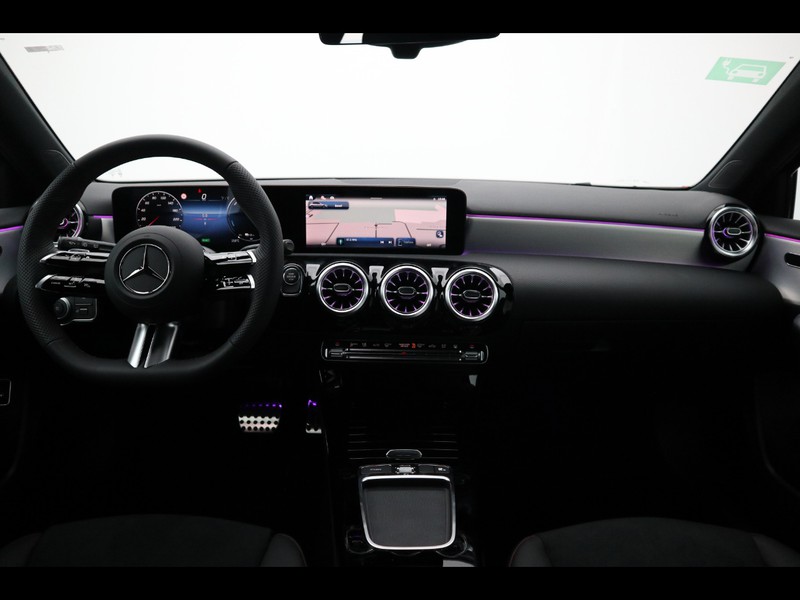 13 - Mercedes Classe A 250 e plug-in-hybrid amg line premium speedshift dct amg 8g