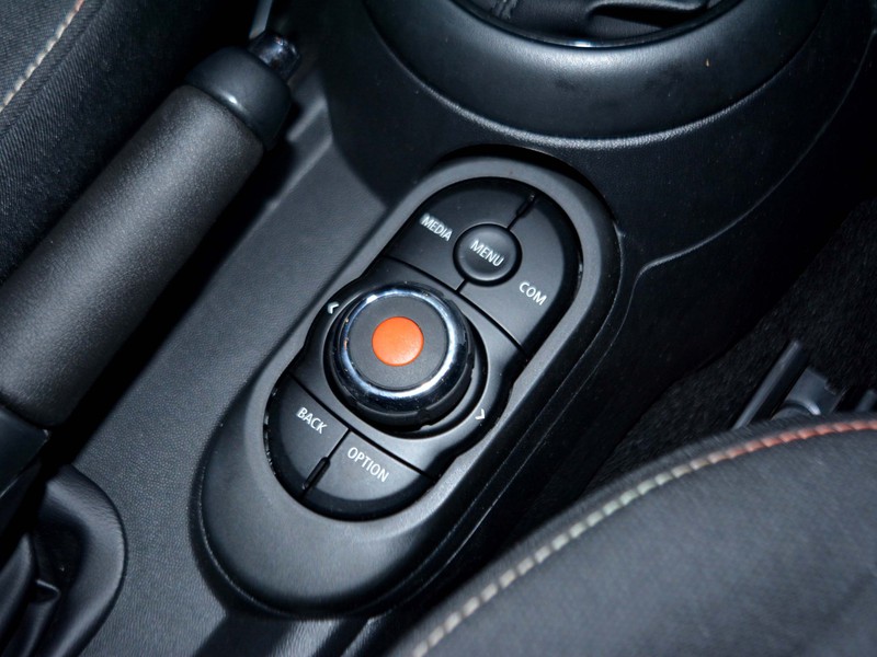 13 - Mini One 5 porte 1.5 twin power turbo 75cv essential