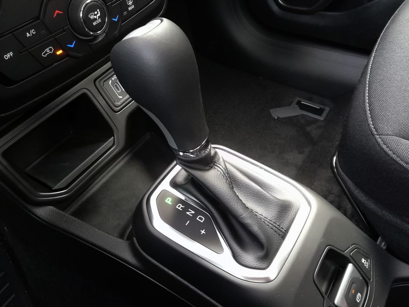 19 - Jeep Renegade 1.5 turbo t4 mhev north star 2wd dct