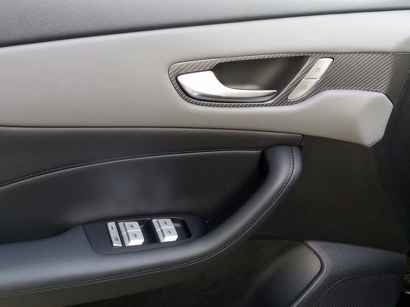 19 - Mg MGS5 EV ev luxury 64