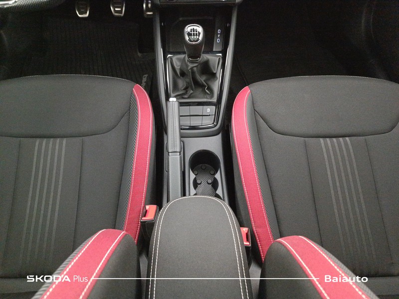 13 - Skoda Kamiq 1.0 tsi 110cv monte carlo