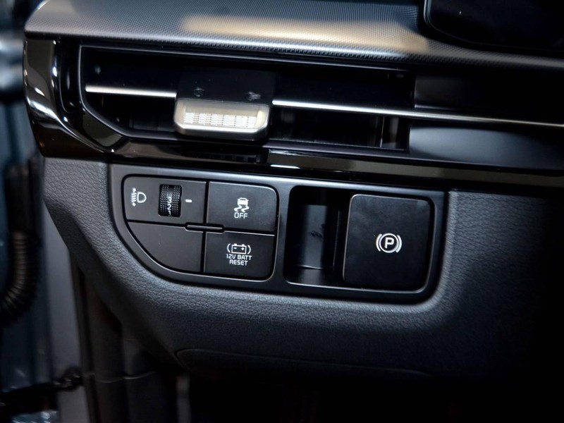 19 - Kia Sportage 1.6 t-gdi hev style at6