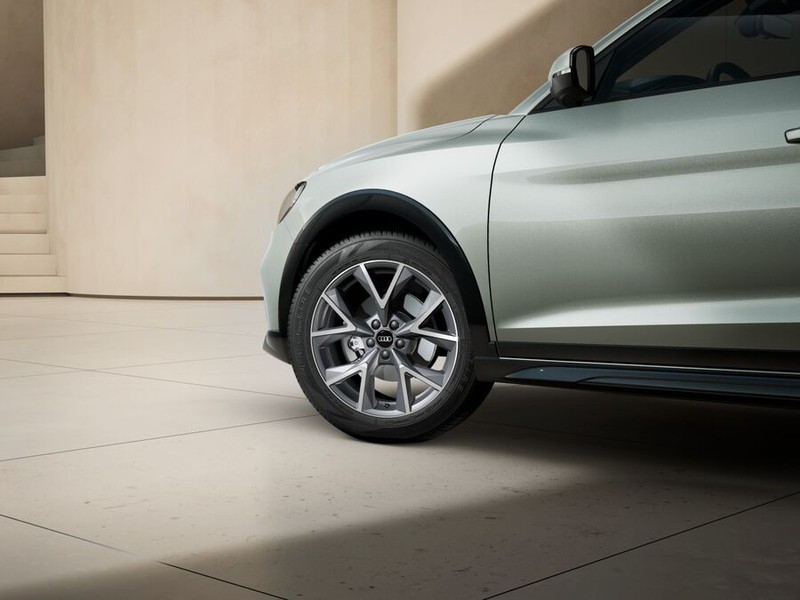 7 - Audi A1 allstreet 30 1.0 tfsi 116cv business s tronic