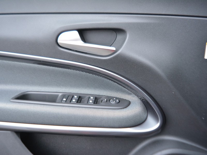 13 - Fiat 600 1.2 hybrid 145cv icon