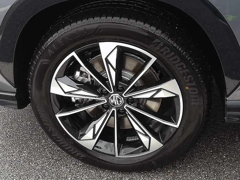 13 - Mg HS 1.5 hybrid+ comfort auto