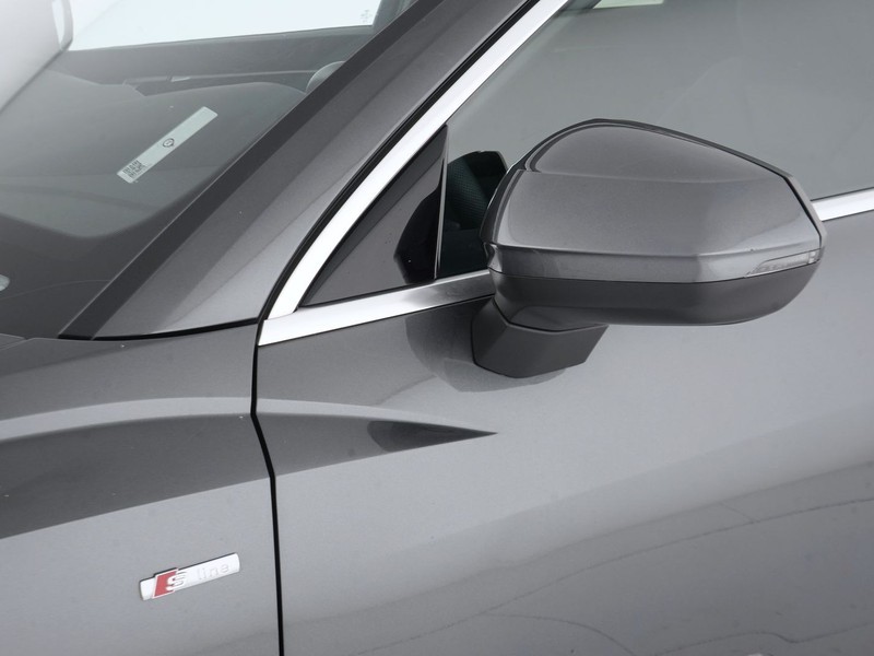 37 - Audi Q3 sportback 35 2.0 tdi s line edition s tronic