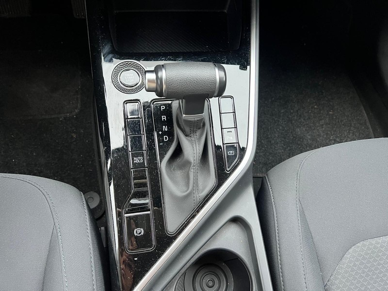 13 - Kia Niro 1.6 gdi hybrid 129cv business dct6