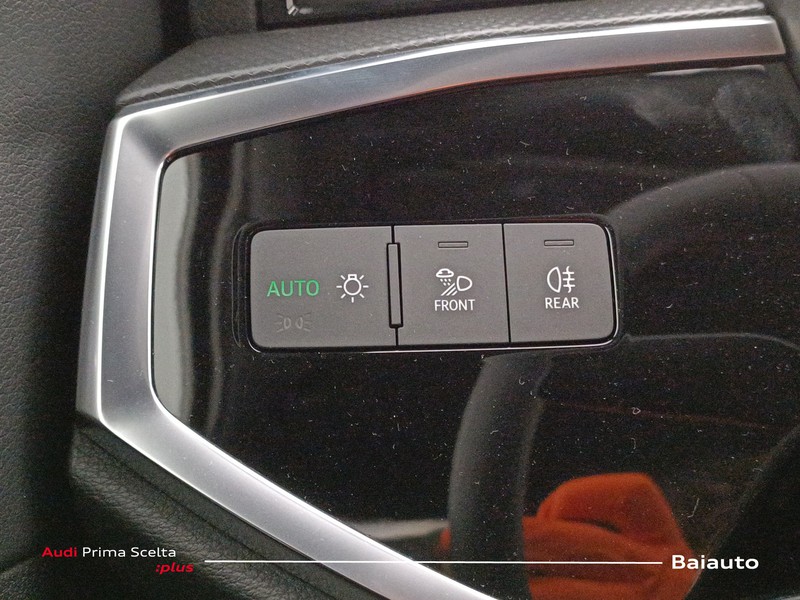 19 - Audi Q3 sportback 35 2.0 tdi s line edition s tronic