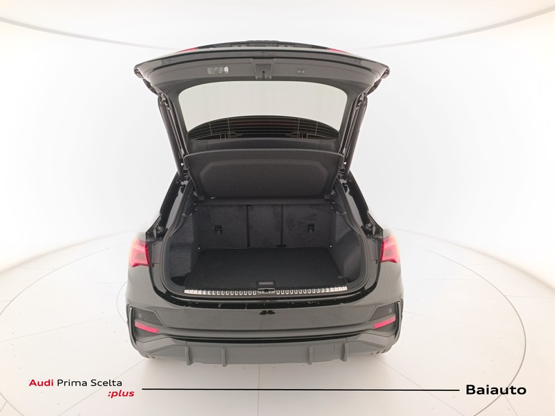 37 - Audi Q3 sportback 35 2.0 tdi s line edition s tronic