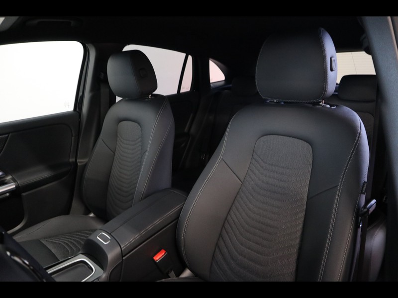 7 - Mercedes GLA 180 progressive advanced 7g-dct