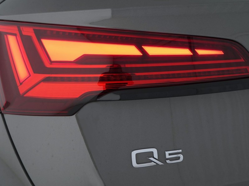 7 - Audi Q5 40 2.0 tdi mhev 12v s line quattro s tronic