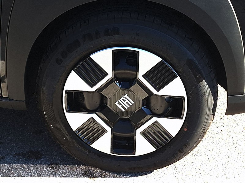 13 - Fiat Grande Panda 1.2 hybrid 110cv icon