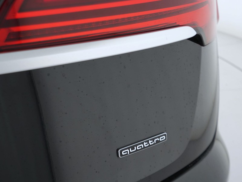 37 - Audi Q5 sportback 40 2.0 tdi mhev 12v s line quattro s tronic