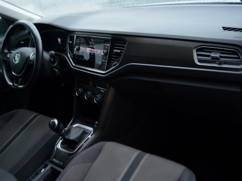 7 - Volkswagen T-Roc 1.0 tsi 115cv style