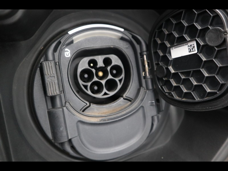 19 - Mercedes GLA 250 e plug in hybrid (e eq-power) premium 8g-dct