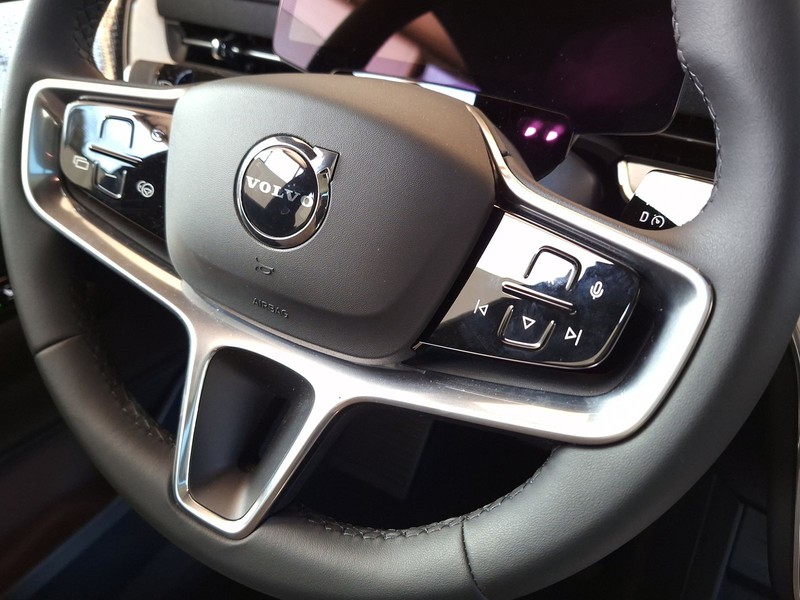 19 - Volvo EX90 twin motor ultra awd edt